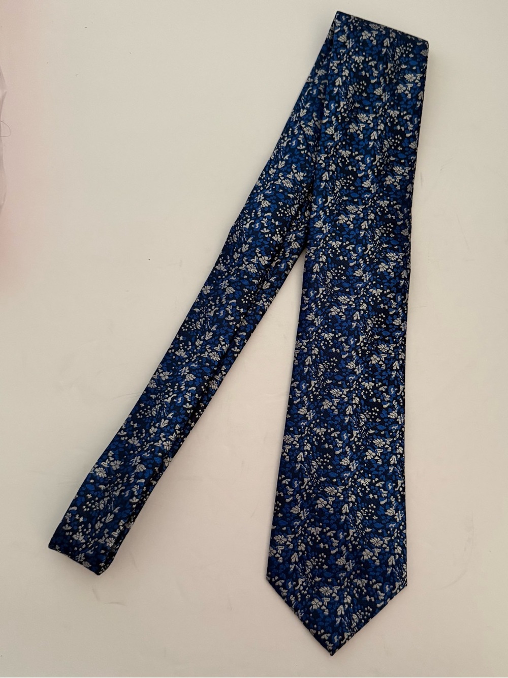 Men's Blue Floral Tie - Classic Pattern 100% Silk Handmade